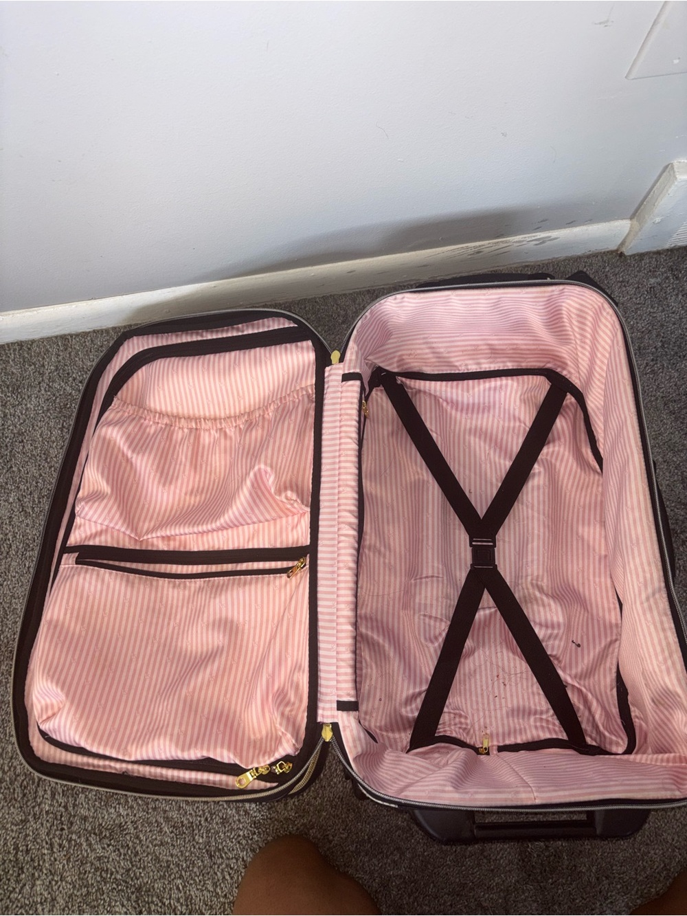 Victoria Secret Python Wheelie Carryon Suitcase - Picture 7 of 14
